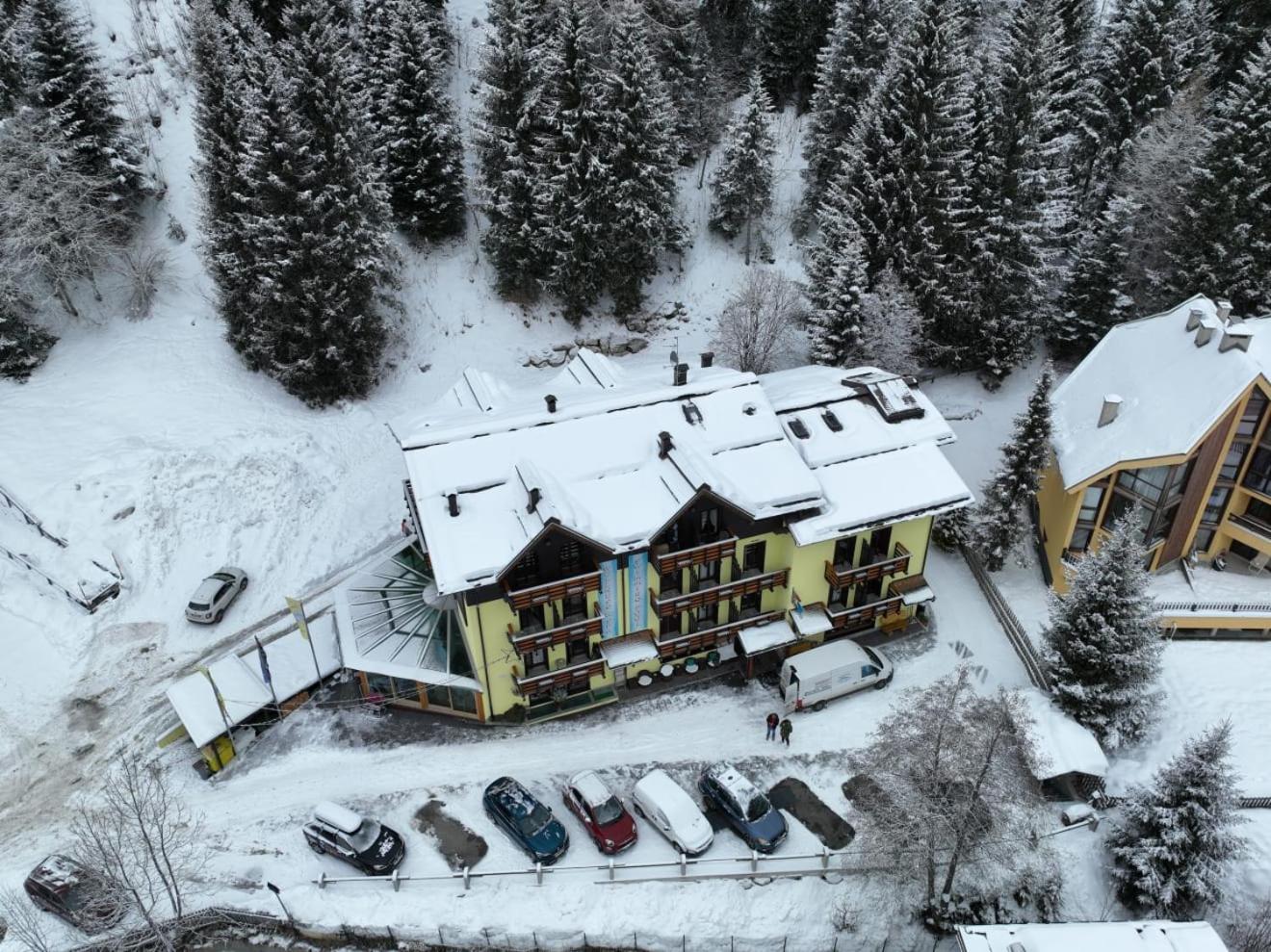 Hotel Cime D'Oro Мадонна-ди-Кампильо Экстерьер фото
