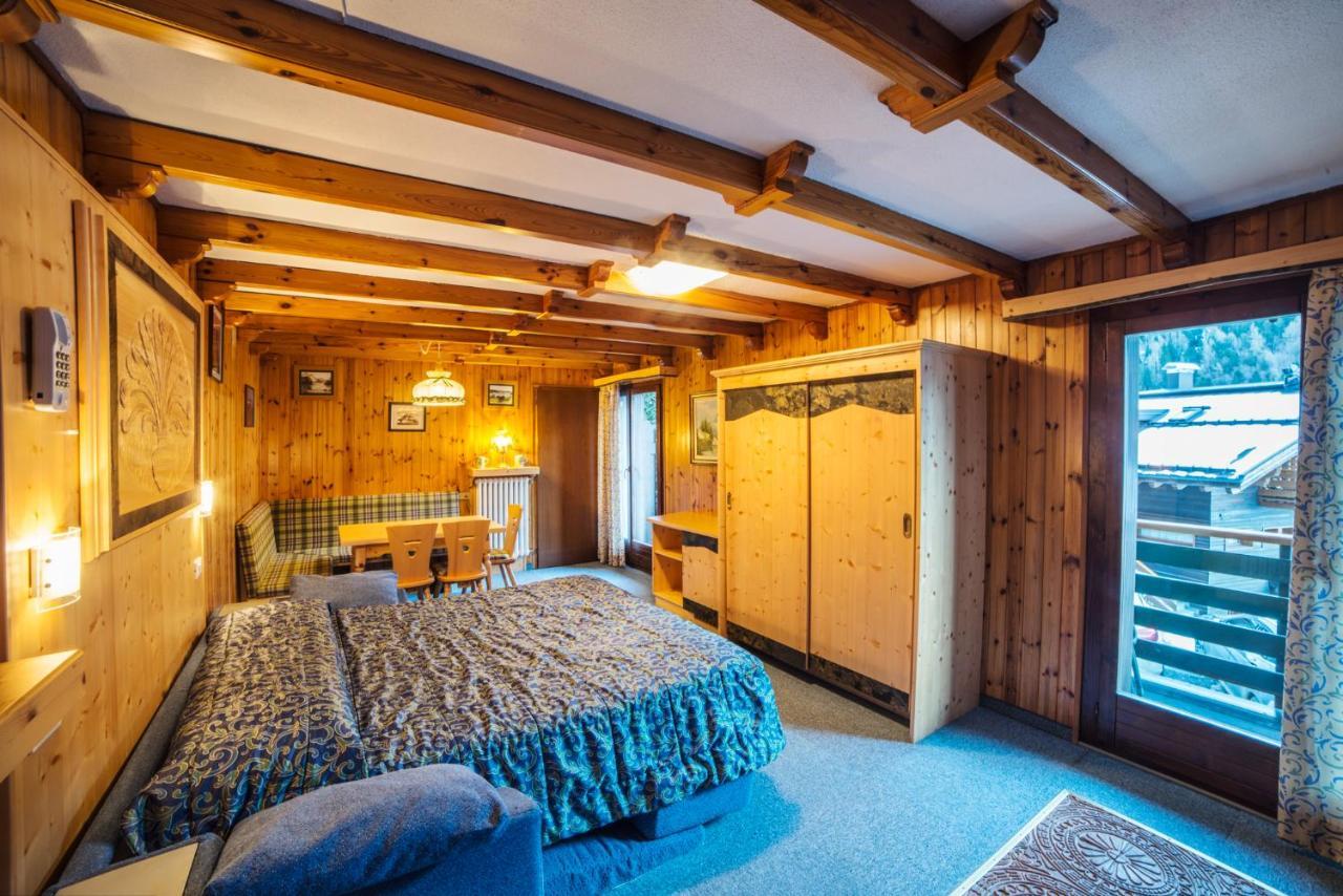 Hotel Cime D'Oro Мадонна-ди-Кампильо Экстерьер фото