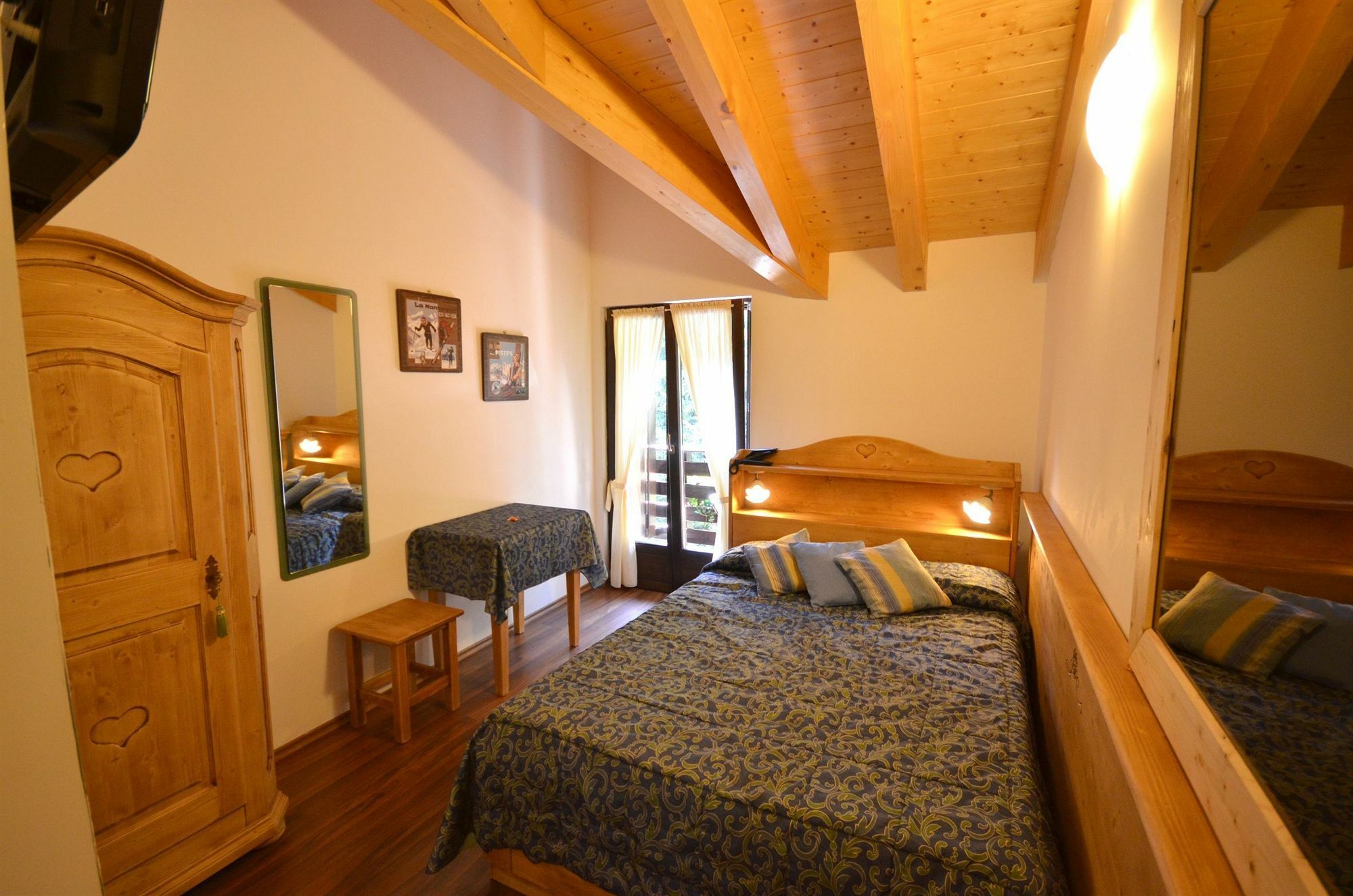 Hotel Cime D'Oro Мадонна-ди-Кампильо Экстерьер фото